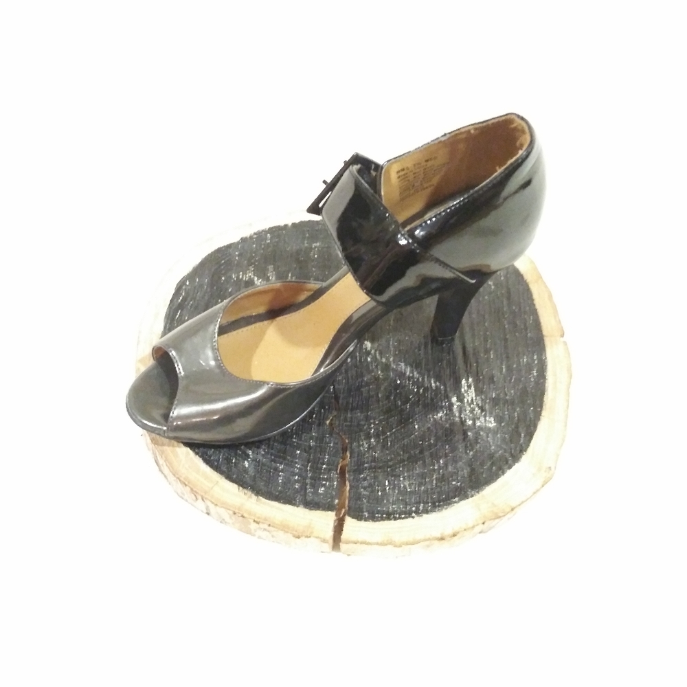 High Heels - Picture 6 of 6